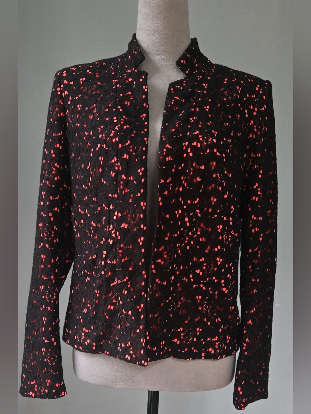 Sandro-Paris Black & fluorescent Red coral Open-Front 20" length Jacket sz 40